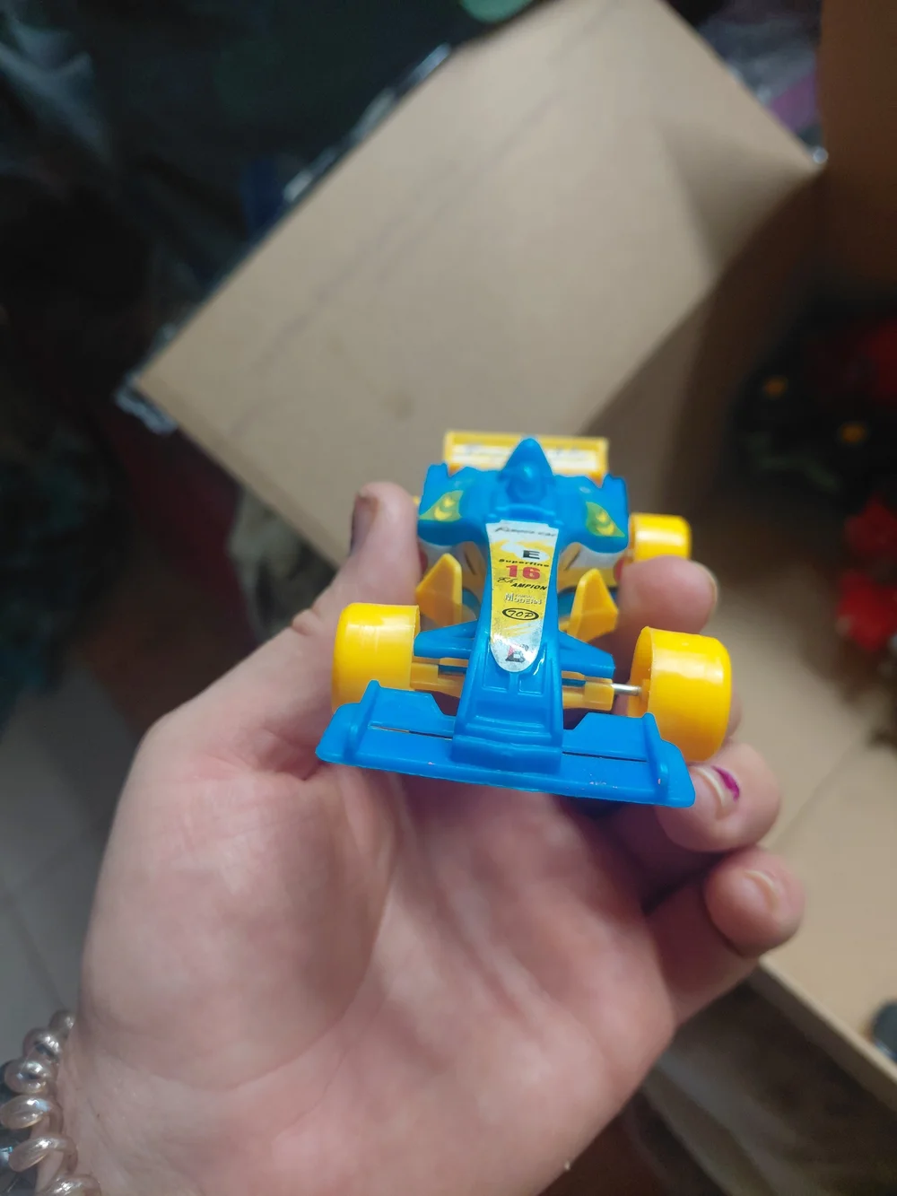 Kenneth toys formula 1 2020 yellow and blue plastic race car 1:57 scale hanjin